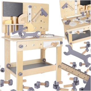 Warsztat z narzędziami drewniany na stoliku zestaw majsterkowicza